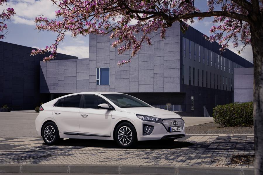  Hyundai IONIQ electric (AE) 2019 года  (WW) (фото 31 из 44)
